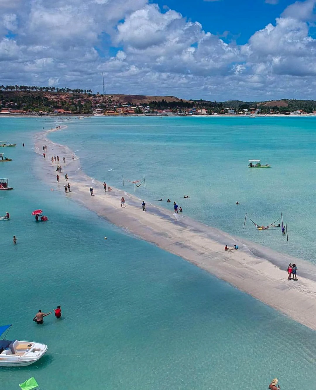 Caminho de Moisés em Maragogi com faixa de areia e mar cristalino