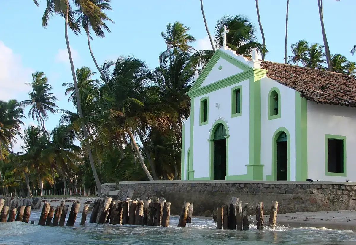 Igreja de São Benedito na Praia dos Carneiros